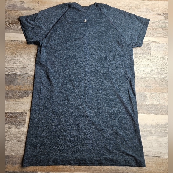 Lululrmon Navy Blue Swiftly Tech Tshirt Women's Size 8 - Picture 5 of 10